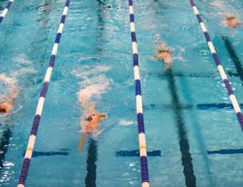 swimming 659903 1280